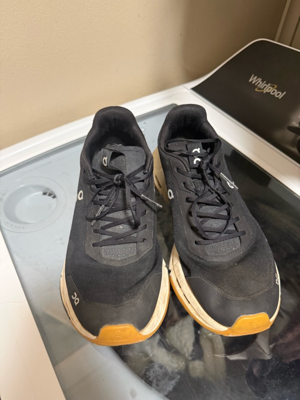 On Running women’s  Black and Tan Athletic Running Shoes size 10